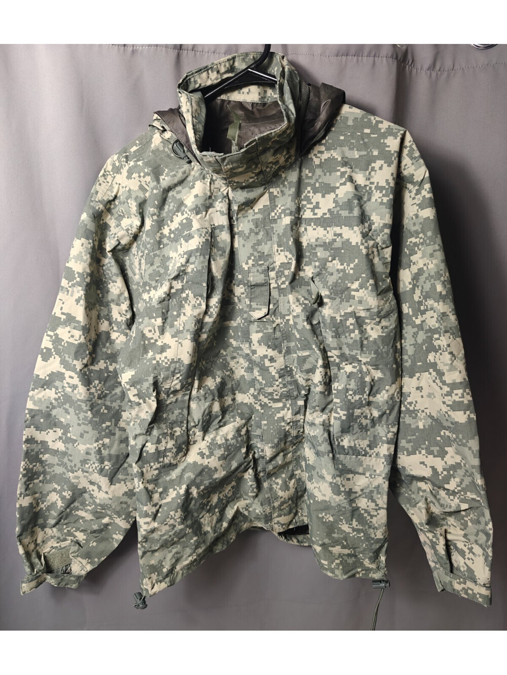 US Army Jacket Gen III Extreme Cold Wet Weather Small Regular ECWCS Digital Camo